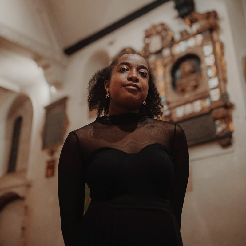 Rising-Star-Award_Amahlac-Isha-Shah