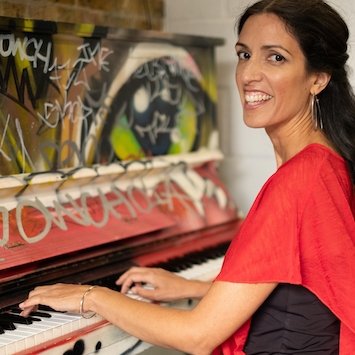 Zoe-Rahman-c-Ilze-Kitshoff-4