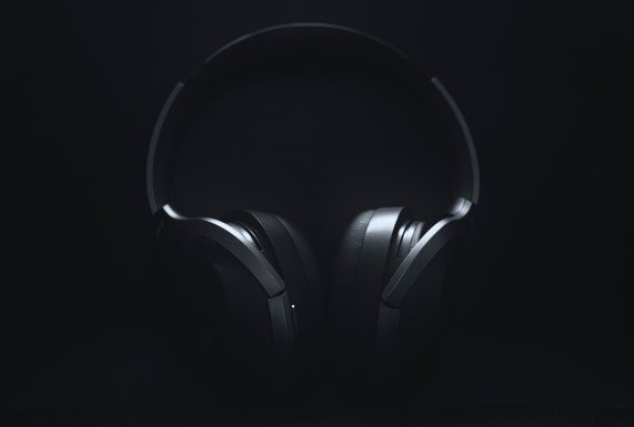 Headphones-image-for-news-item-streaming-poll-website
